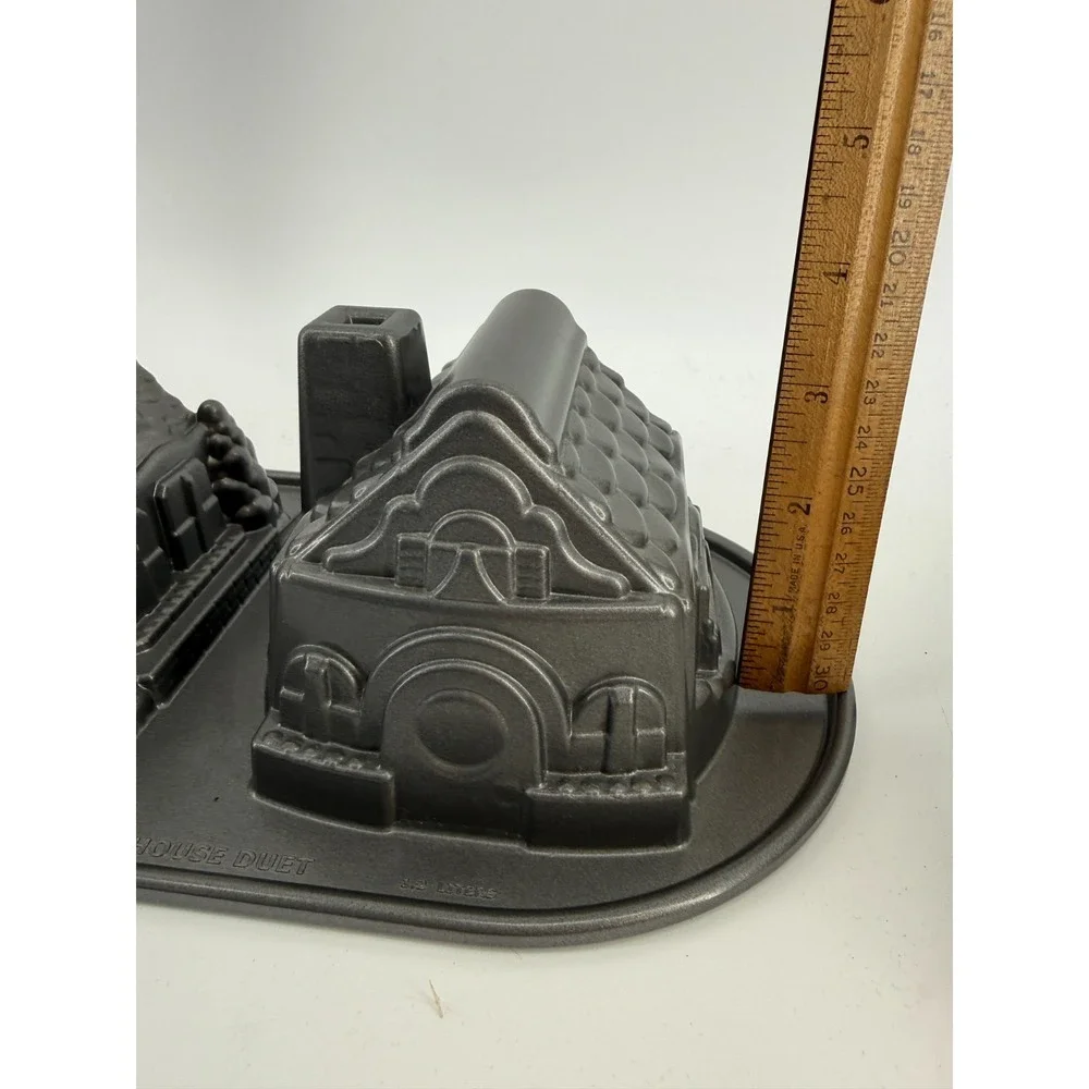 Nordic Ware 3D Gingerbread House Duet Cake Pan Christmas 5 Cup Cast Aluminum USA